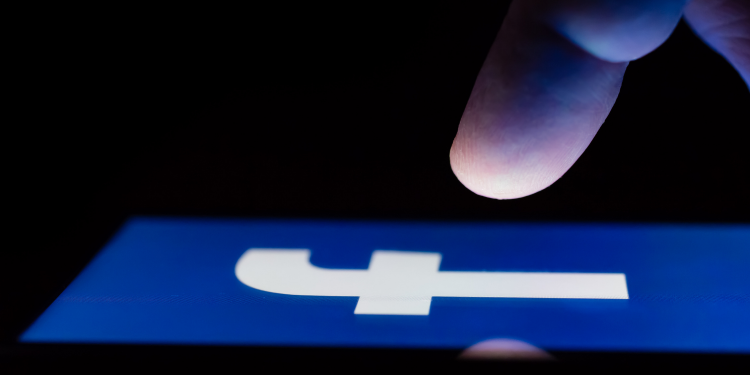 Facebook é condenado após censurar vídeo de usuário brasileiro