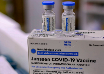 Paraná recebe 548 mil vacinas contra a Covid-19 para continuar campanha de imunização