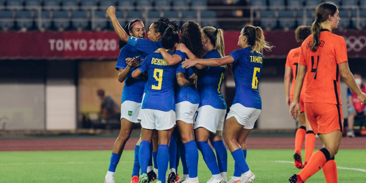 Em jogo de seis gols, Brasil e Holanda empatam no futebol feminino
