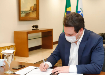 Com avanço da vacinação e queda nos indicadores, Paraná diminui restrições