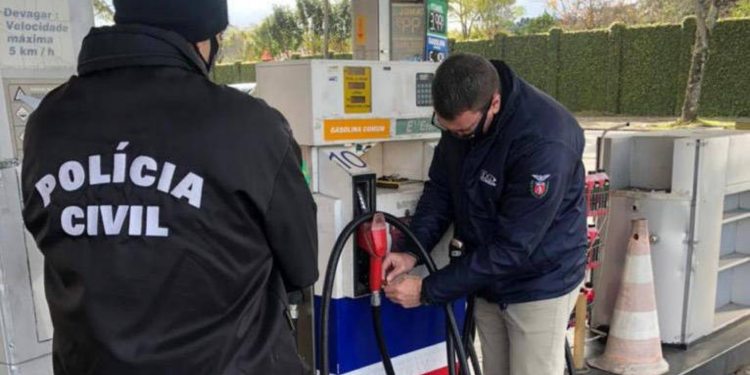 Força-tarefa fiscaliza 300 postos de combustíveis no PR; 181 tinham irregularidades