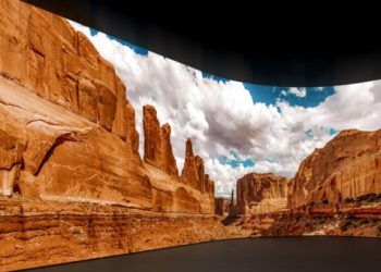 Samsung lança nova versão de sua TV gigante