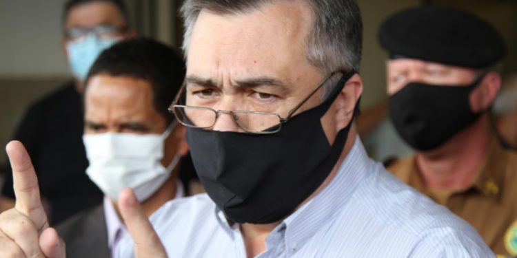 Secretário diz que espera cerca de 3 milhões de doses ao longo de agosto