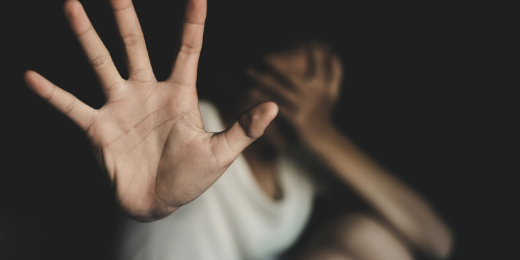 Violência: homem é preso por agredir, ameaçar esposa e filho de morte, em Guarapuava