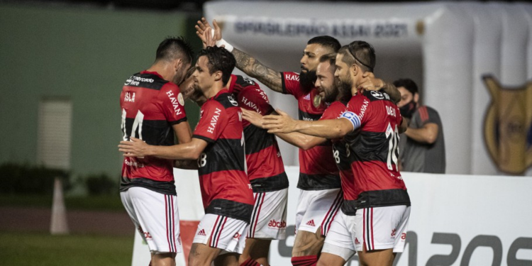 GABI FAZ HAT-TRICK, E FLAMENGO GOLEIA O BAHIA PELO BRASILEIRÃO