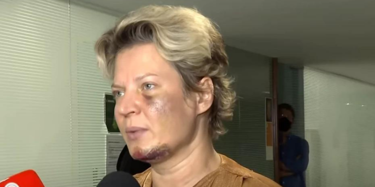 Joice “culpa” Bolsonaro por não ter levado caso de agressão à PF