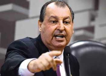 Aziz reforça convocação de Facebook, Google e Twitter à CPI