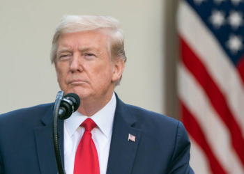 Trump critica homens biológicos competindo em esportes femininos