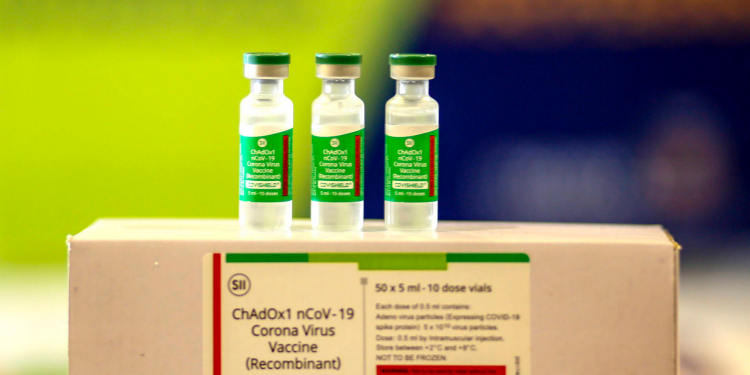 Nova remessa de 649 mil vacinas contra a Covid-19 chega a partir desta terça ao Paraná