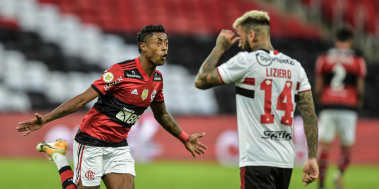 Com muito pesar que entrego esta notícia do chocolate, Flamengo goleia São Paulo no Brasileirão