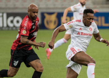 ATHLETICO-PR DERROTA O INTERNACIONAL E VOLTA A VENCER NO BRASILEIRÃO