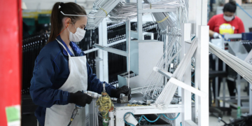 90% dos municípios do Paraná tiveram saldo positivo de empregos entre janeiro e maio de 2021