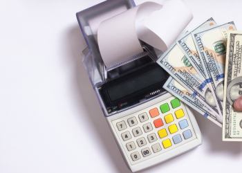 Dólar amplia perdas e vai abaixo de R$5,00 após dados de emprego dos EUA