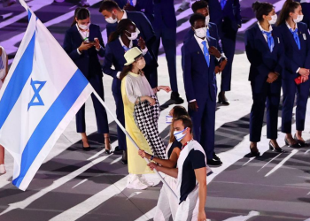 Atletas israelenses mortos em 1972 são lembrados na abertura de Tóquio