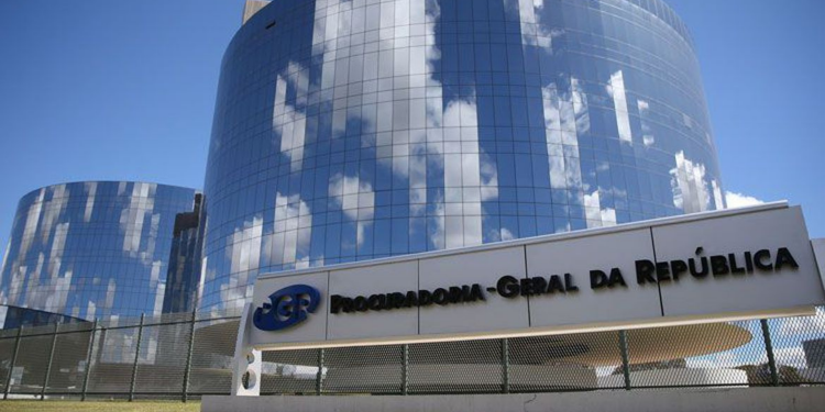 PGR pede abertura de inquérito sobre o presidente no caso Covaxin