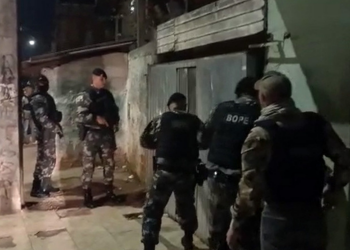 PM faz operação contra uso de adolescentes no tráfico de drogas, em Curitiba