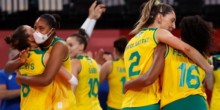 Vôlei: brasileiras têm vitória apertada contra dominicanas