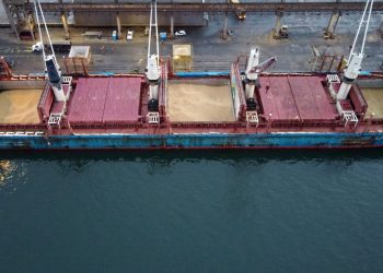 Covid-19: embarcações são isoladas após tripulação testar positivo