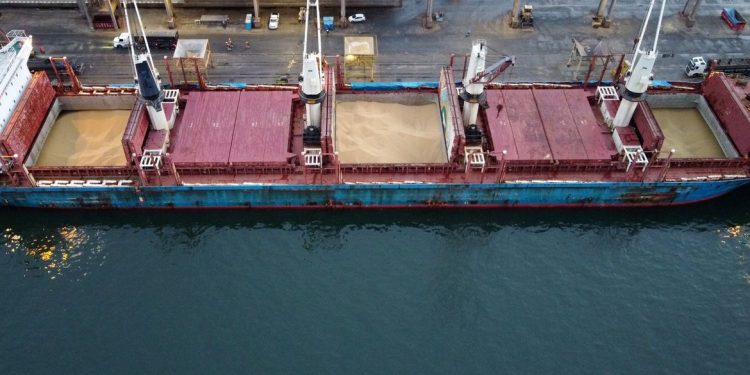 Covid-19: embarcações são isoladas após tripulação testar positivo