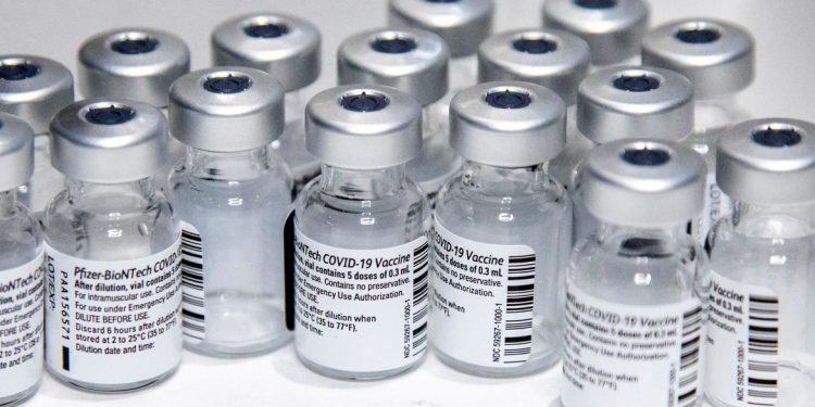 Pfizer entrega mais de 1 milhão de doses de vacina ao Brasil