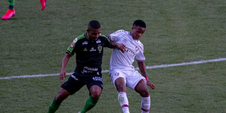 EM BELO HORIZONTE, AMÉRICA-MG BATE O FLUMINENSE PELO BRASILEIRÃO