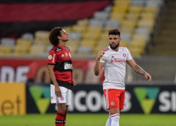 INTERNACIONAL GOLEIA O FLAMENGO NO MARACANÃ PELO BRASILEIRÃO