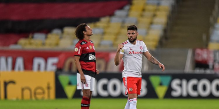 INTERNACIONAL GOLEIA O FLAMENGO NO MARACANÃ PELO BRASILEIRÃO