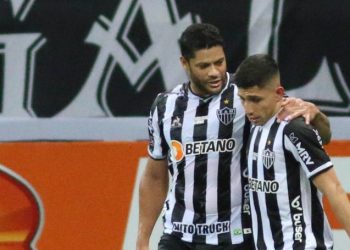 ATLÉTICO-MG BATE O PALMEIRAS E ABRE VANTAGEM NA LIDERANÇA DO BRASILEIRÃO