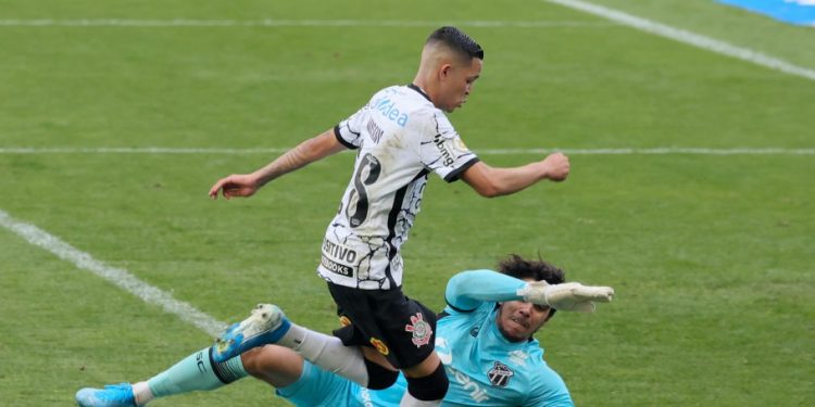 EM CASA, CORINTHIANS SUPERA O CEARÁ PELO BRASILEIRÃO