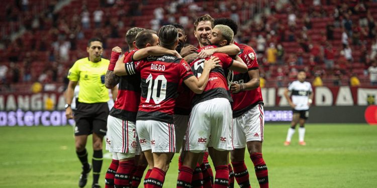 Flamengo goleia Olímpia em Brasília e vai à semifinal da Libertadores