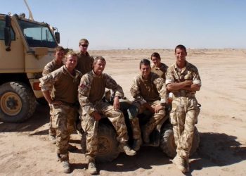 ‘Tudo em vão’, diz veterano que perdeu as pernas no Afeganistão