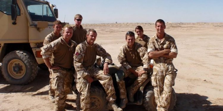 ‘Tudo em vão’, diz veterano que perdeu as pernas no Afeganistão