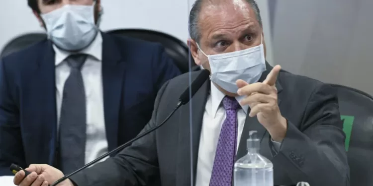 Depoimento de Ricardo Barros na CPI é suspenso após bate-boca