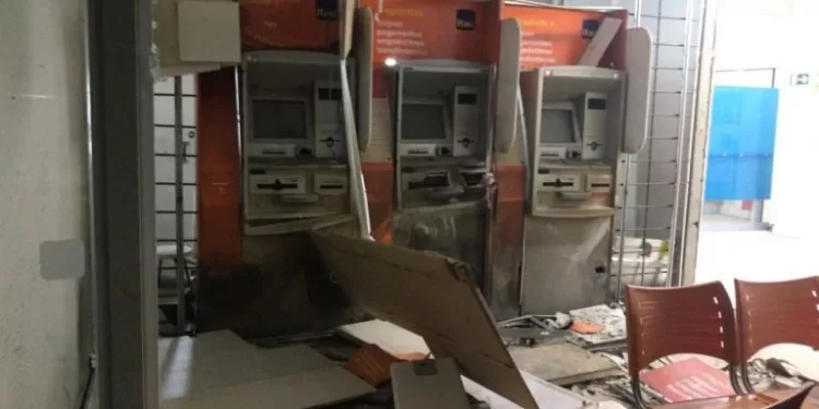 Bandidos usam explosivos para assalto a banco em Mariluz (PR)