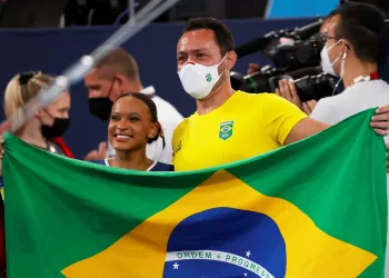 “Deus é bom o tempo todo”, diz Rebeca após conquista do ouro