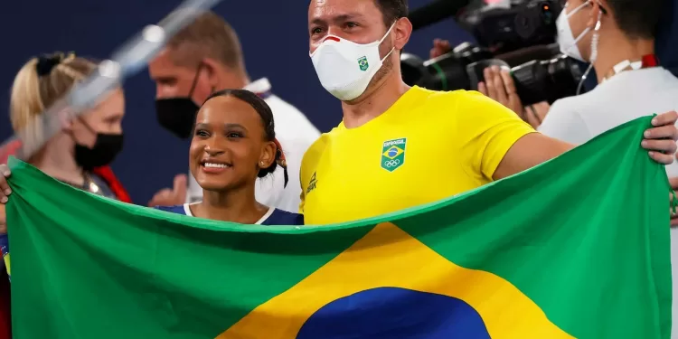 “Deus é bom o tempo todo”, diz Rebeca após conquista do ouro