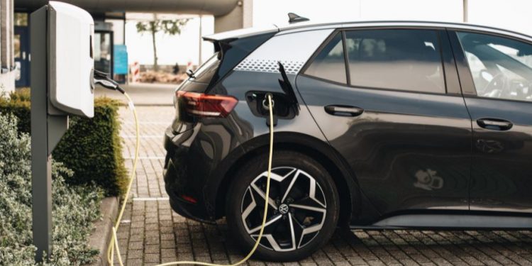 Com investimento, Brasil terá 62% de carros elétricos em 2035