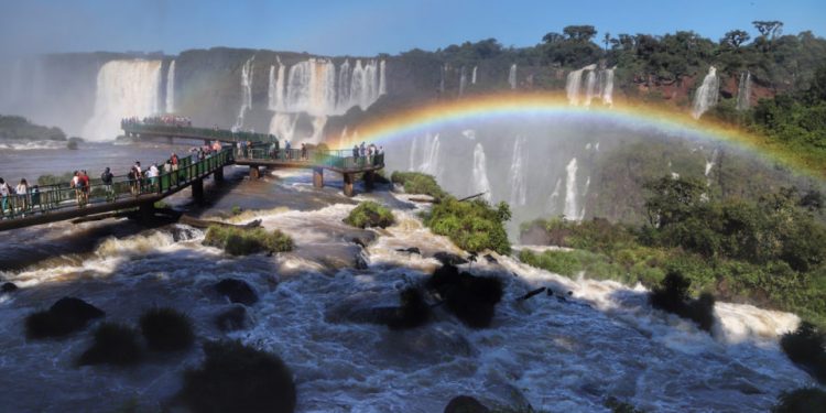 Com retomada em curso, o turismo paranaense corre o risco de um “apagão”?