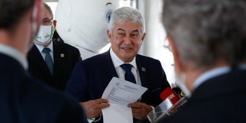 Covid-19: vacina brasileira poderá ser incluída no PNI, afirma ministro Marcos Pontes