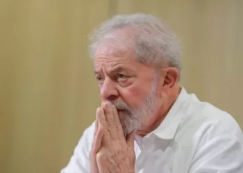 Lula diz que só conversará com as Forças Armadas se for eleito