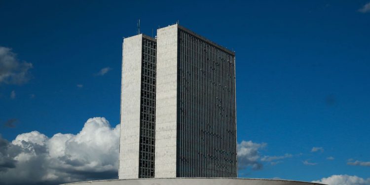 Comissão especial da Câmara rejeita PEC do Voto Impresso