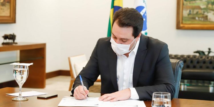 Governador sanciona lei que delega rodovias estaduais da nova concessão de pedágios