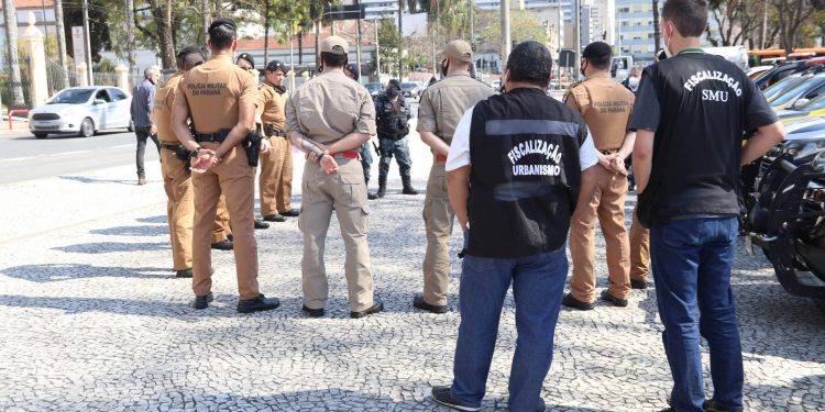 Pousadas e hotéis de alta rotatividade de Curitiba são alvo da operação Centro Seguro da PM