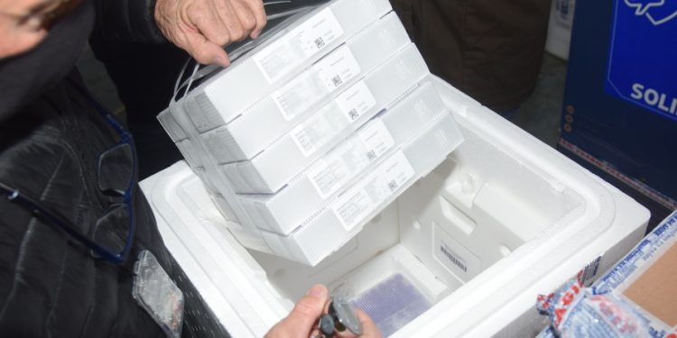 Paraná recebe nesta sexta-feira mais 325.660 doses de vacinas contra a Covid-19