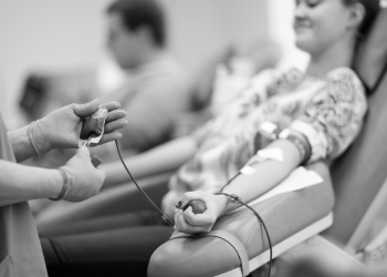 Com queda nos estoques, Hemepar pede à população que doe sangue com urgência