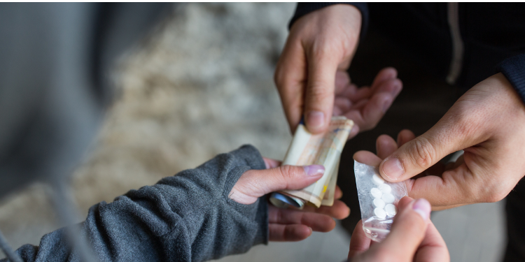 Polícia Militar efetua prisão de mulheres suspeitas de tráfico de drogas em Guarapuava