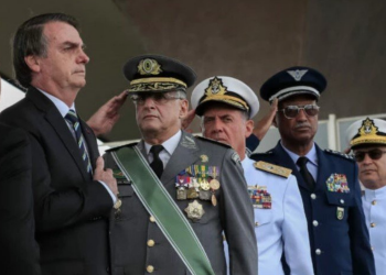 Militares lançam nota contra TSE: “Suspeita de que há algo a esconder”