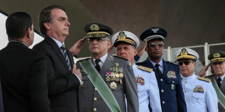 Militares lançam nota contra TSE: “Suspeita de que há algo a esconder”