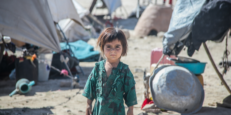 Dez milhões de crianças precisam de ajuda para sobreviver no Afeganistão, diz Unicef