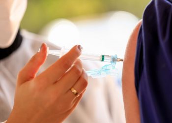 Vacina da UFMG pode ser usada como reforço